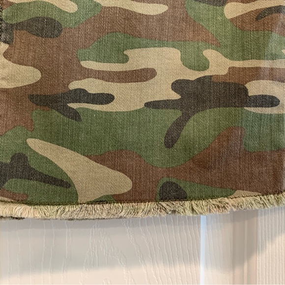 Forever 21 Camo Raw Hem Short Jean Skirt - Picture 5 of 8